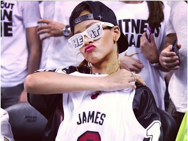 Duh, Pertandingan NBA Ini 'Dikacaukan' oleh Rihanna!